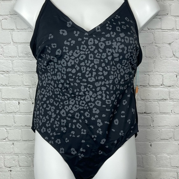 Kona Sol Black Animal Print One Piece Swimsuit Plus Size 18W - Picture 2 of 4